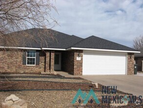 Building Photo - 616 Almond Tree Ln