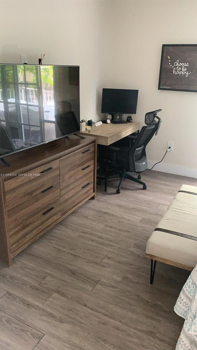 Building Photo - 3538 SW 17th St