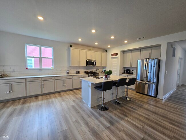 Building Photo - 5128 Summerton St