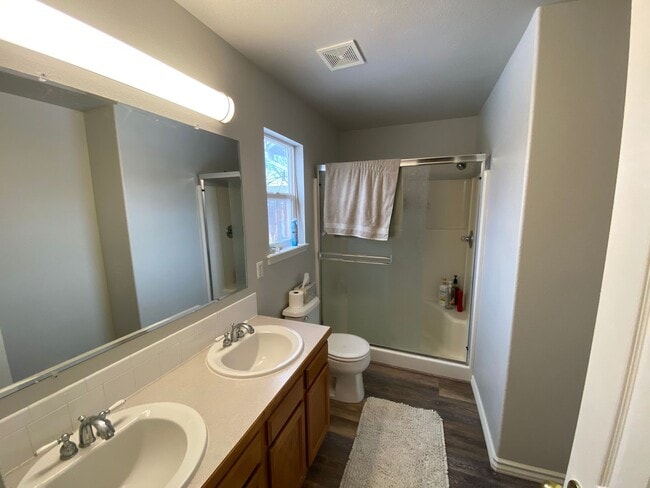Building Photo - Fully Remodeled Home in Windsor