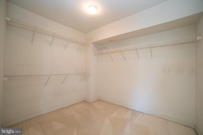 Building Photo - 651 Fawn Cir