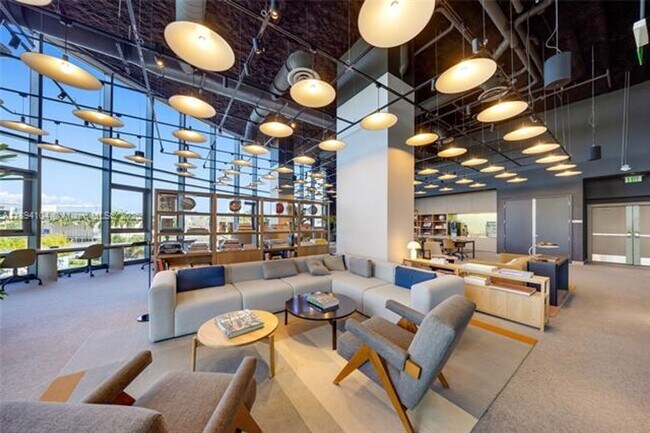 Building Photo - 500 Alton Rd