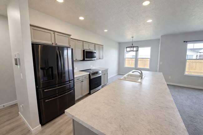 Building Photo - 1720 SW Gabar Ct