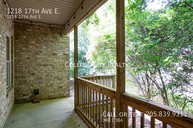 Building Photo - 1218 17th Ave E