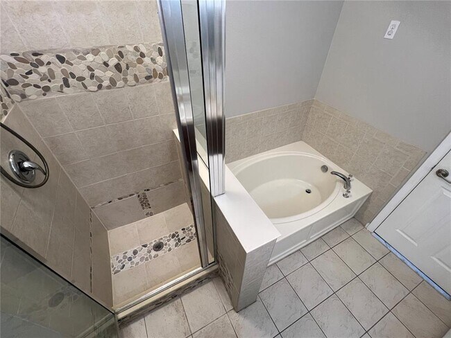 Building Photo - 6854 47th Way N