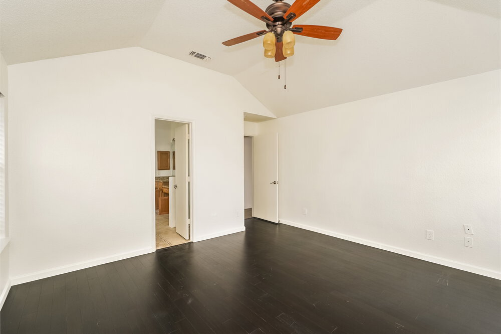 Building Photo - 936 Manor Dr