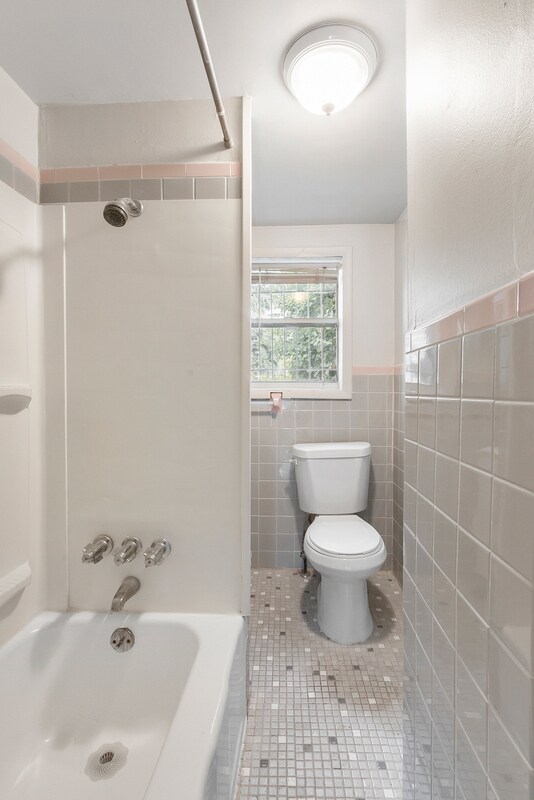 Building Photo - 2041 Pemberton St