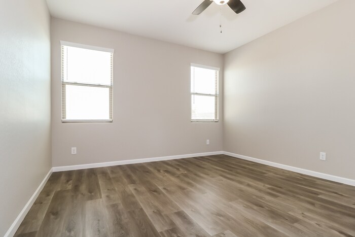 Building Photo - 23775 W Magnolia Dr