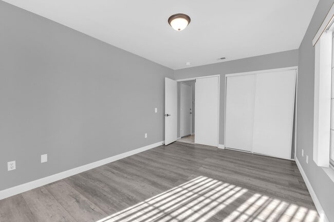 Building Photo - 44295 Las Vistas Dr