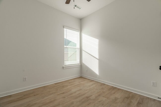 Building Photo - Brand-New Luxurious 4 Bedroom in Bentonville!  FENCE INCLUDED!