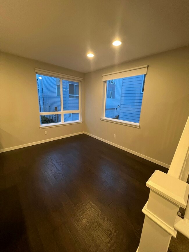 Building Photo - 14627 36th Ct NE