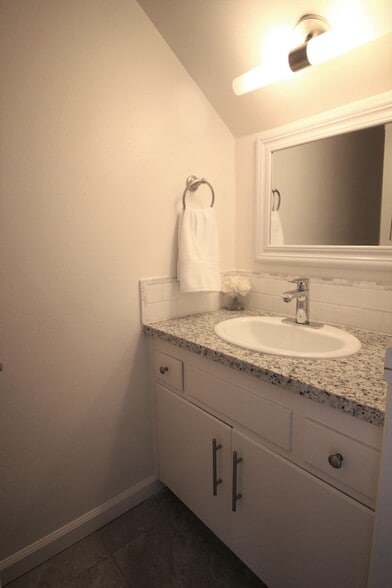 Second bathroom - 1314 Galleon Way