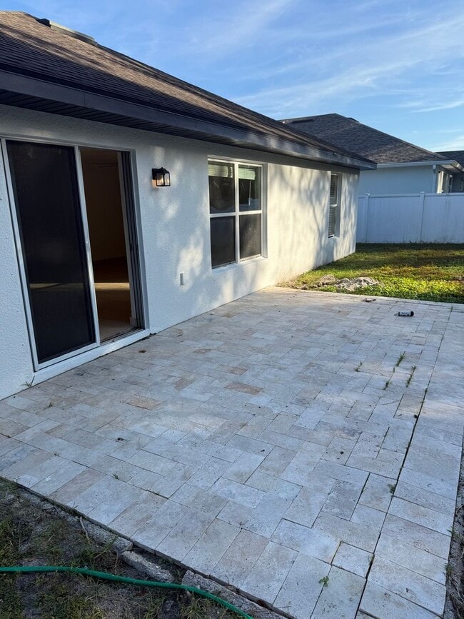 Building Photo - Remodeled Single Family Home in Hunter's Ridge Ormond Beach