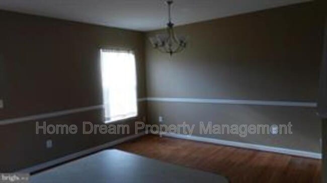 Building Photo - 1308 Saunders Dr