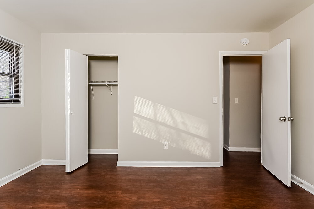 Building Photo - 263 Roxbury Dr