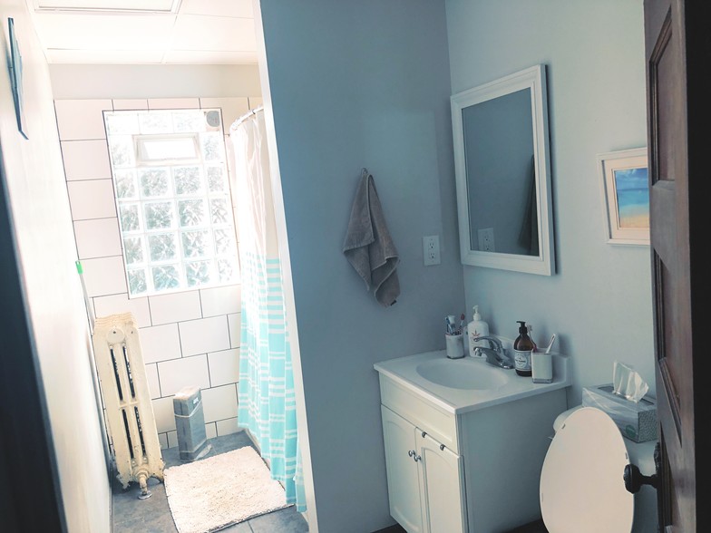 Bathroom - 1120 SE 7th St