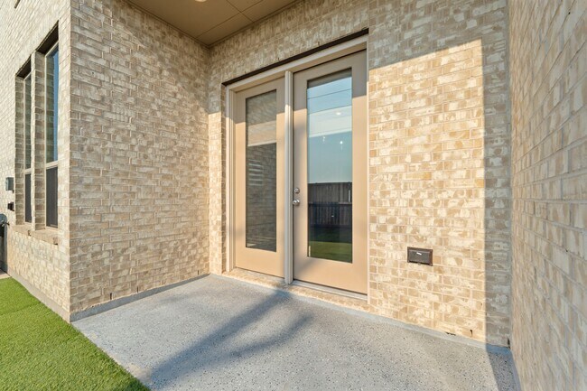Building Photo - 6579 Scarlet Pond Ln