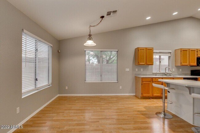 Building Photo - 8639 W Fullam St