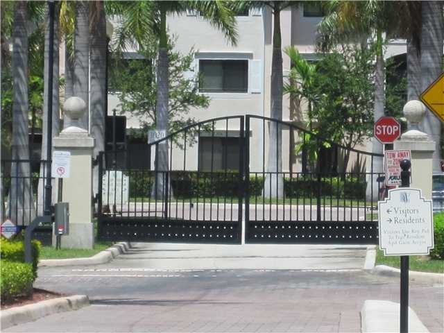 Building Photo - 3020 Alcazar Pl