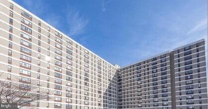 Building Photo - 4600 Duke St