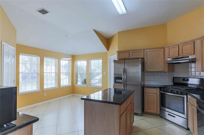 Building Photo - 1814 Senca Springs Ct