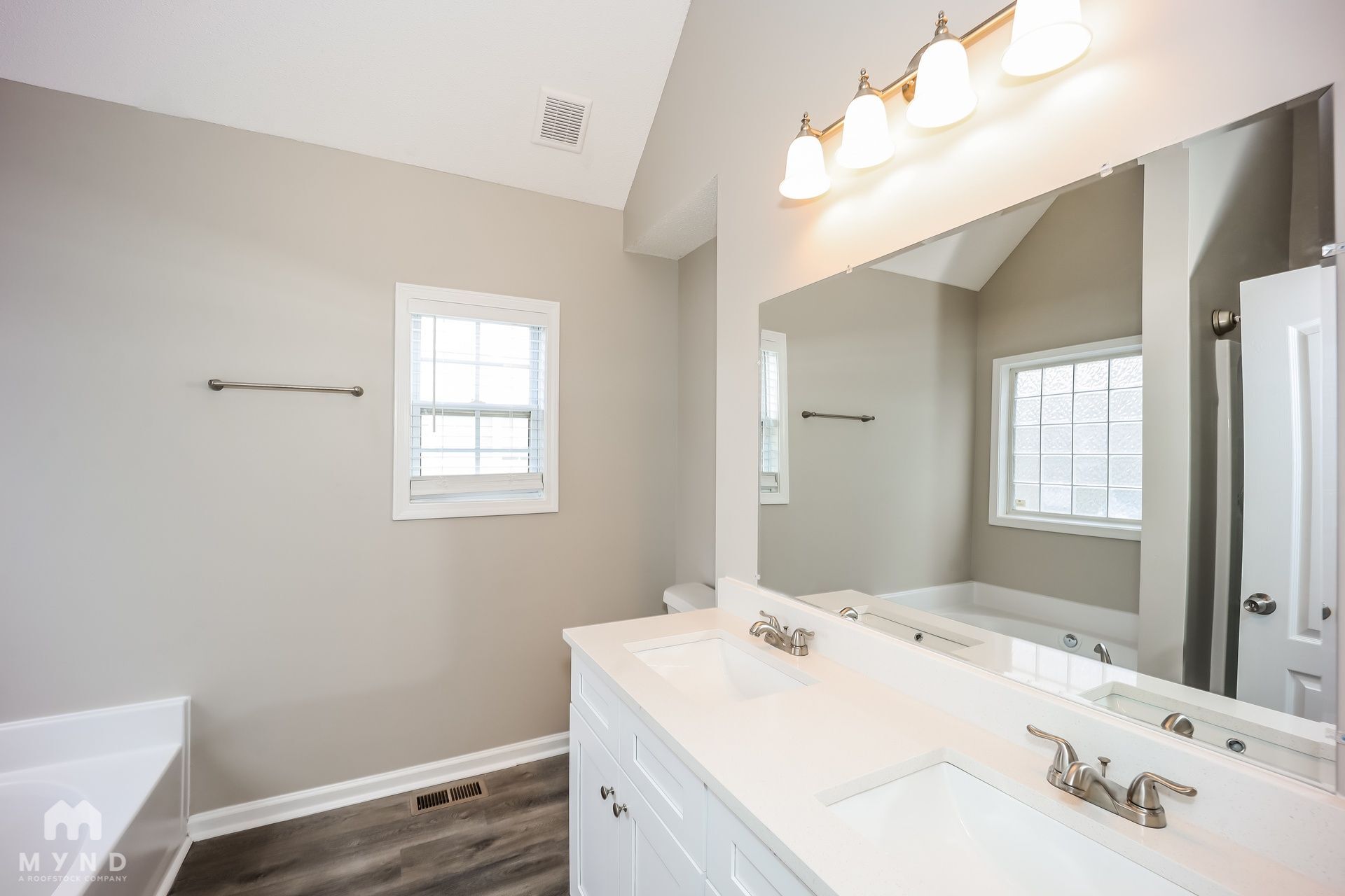 Building Photo - 17 Richmond Dr