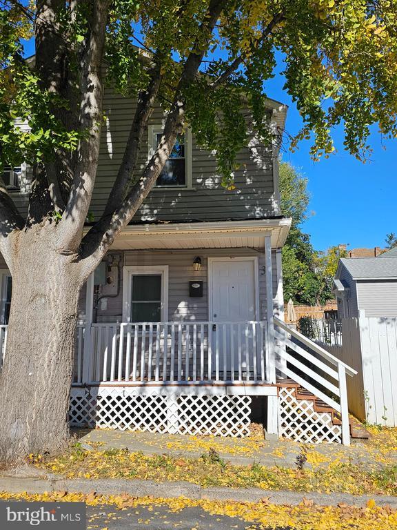 Primary Photo - 30 E Pall Mall St
