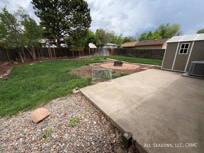 Building Photo - 4715 La Cresta Dr