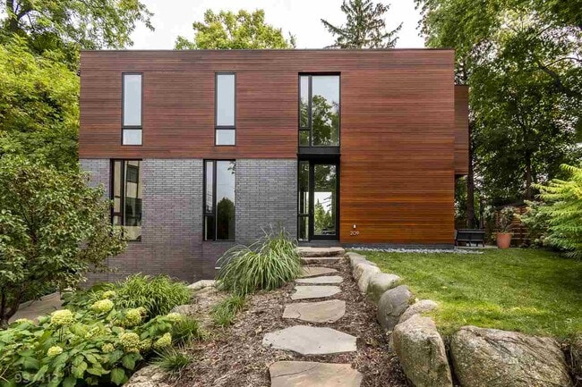 Primary Photo - 209 N Prospect Ave