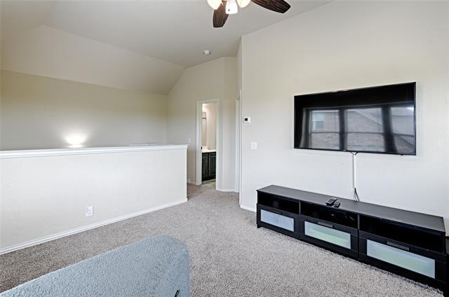 Building Photo - 1721 Maplewood Dr