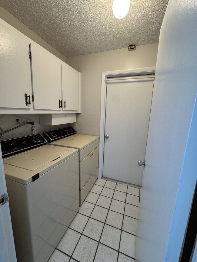 Building Photo - Adorable 2 Bedroom 2 Bath home in St. Augu...