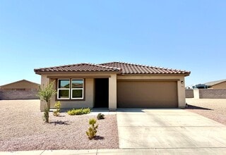 Building Photo - Spacious 4 Bedroom Home with Solar & Moder...