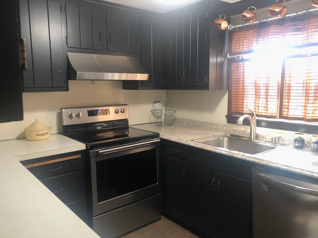 Building Photo - 57 Vine St