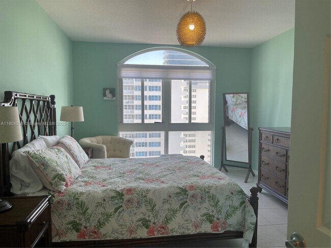 Building Photo - 2080 S Ocean Dr