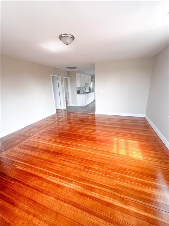 Building Photo - 37 Old Oak Ave