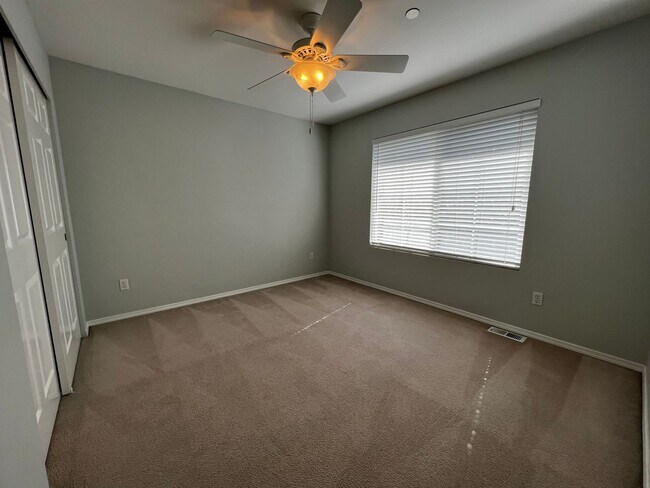 Building Photo - Dupont 4 bedroom plus loft home