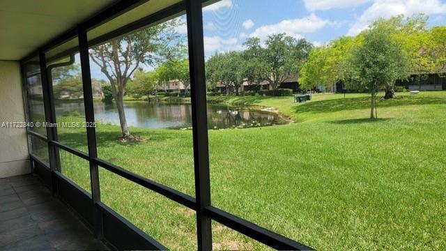 Building Photo - 301 Lakeside Ct