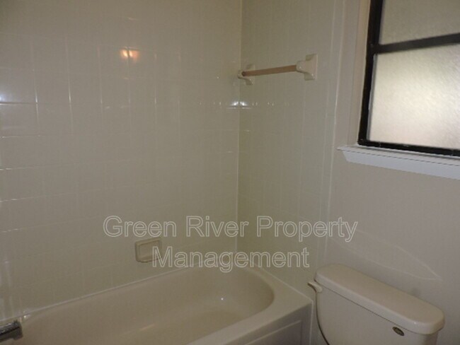 Building Photo - 8710 Pinevalley Ln