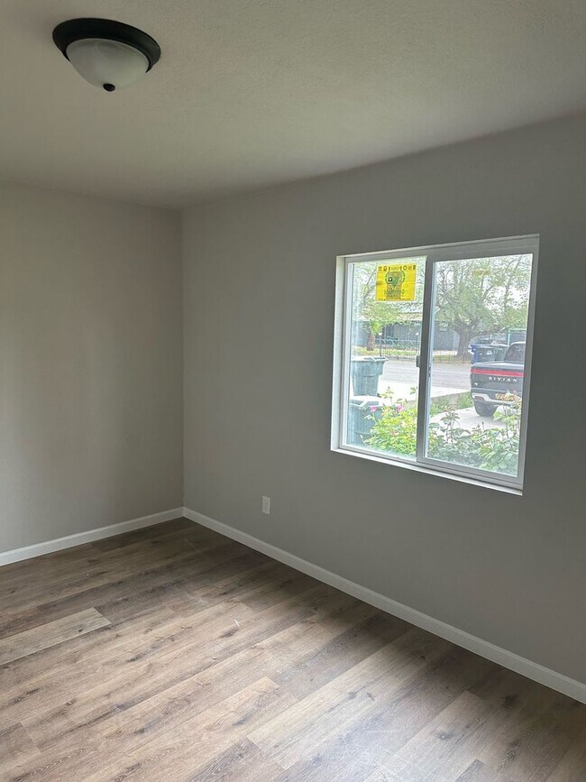 Building Photo - 1724 McKinley Ave