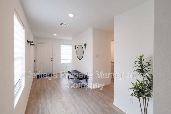 Building Photo - 10502 Torroja Wy