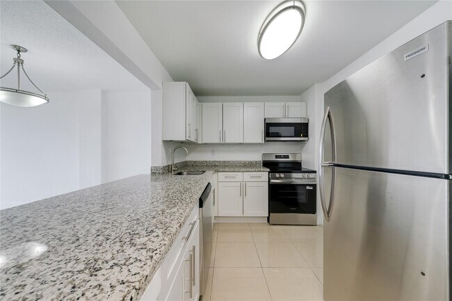 Building Photo - 9001 SW 77th Ave