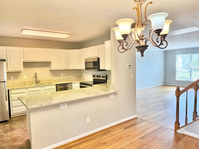 Building Photo - STAFFORD TOWNHOUSE - HANDY TO QUANTICO, SH...