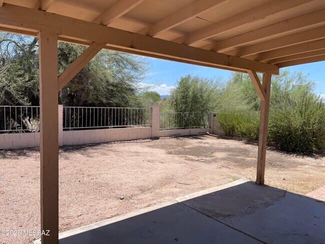 Building Photo - 4685 W Lessing Ln