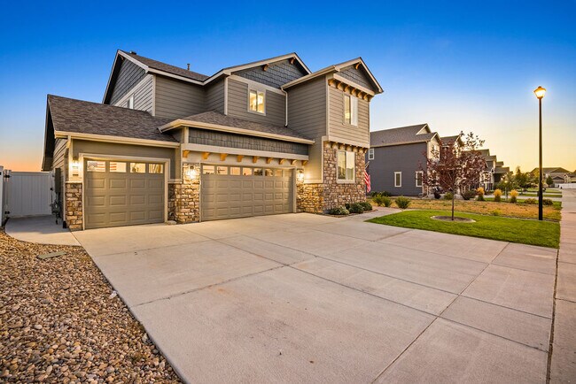 Building Photo - 580 Boxwood Dr