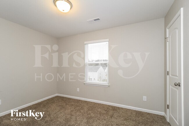 Building Photo - 5924 Odenton Ln