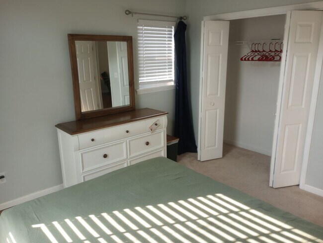 Building Photo - 518 Ridgecliff Ct