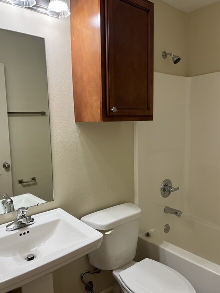 Building Photo - 1530 Davis St