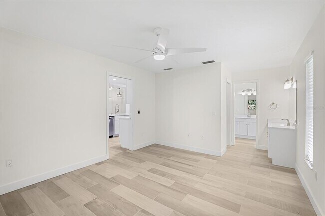 Building Photo - 2202 Cork Oak St W