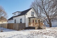 Building Photo - Lincoln