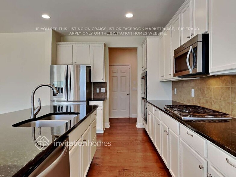 Building Photo - 170 Rainberry Dr